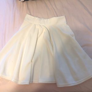 FLOWY SKIRT